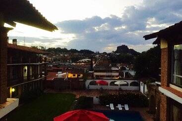 هتل Los Arcos