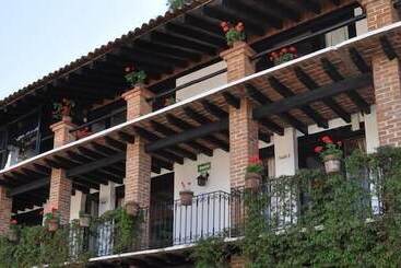 هتل Los Arcos