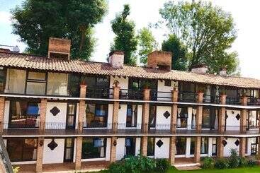 هتل Los Arcos
