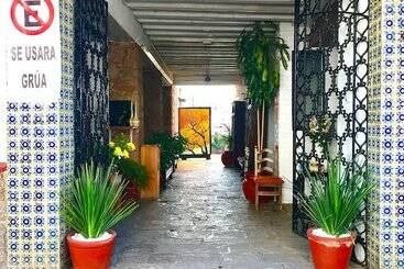 هتل Los Arcos
