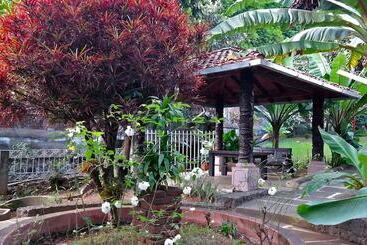 هتل Los Cedros