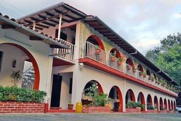 هتل Los Cedros