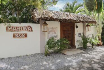 هتل Mahona Bed & Breakfast