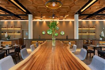 هتل Melia Phuket Mai Khao