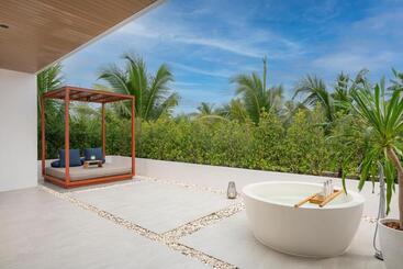 هتل Melia Phuket Mai Khao