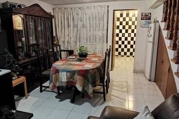 هتل Mi Casita Izcalli