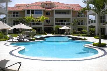 هتل Paradise Condos