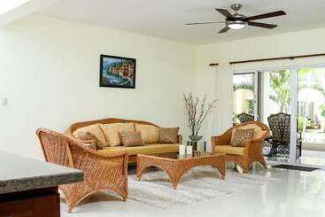 هتل Paradise Condos