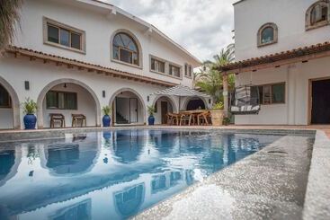 هتل Villa San Juan Bed&breakfast