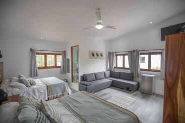 هتل Villa San Juan Bed&breakfast