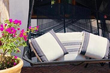 هتل Villa San Juan Bed&breakfast