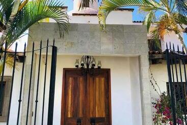 هتل Villa San Juan Bed&breakfast