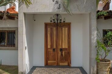 هتل Villa San Juan Bed&breakfast