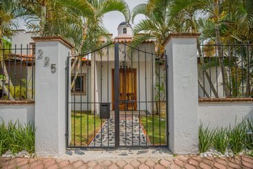 هتل Villa San Juan Bed&breakfast
