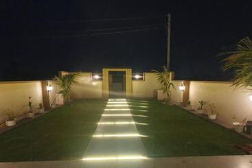 هتل Krishna Farm & Forest
