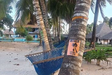 هتل Mambo Beach Villas