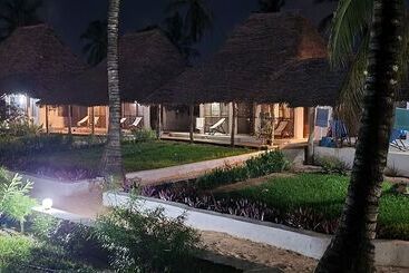 هتل Mambo Beach Villas
