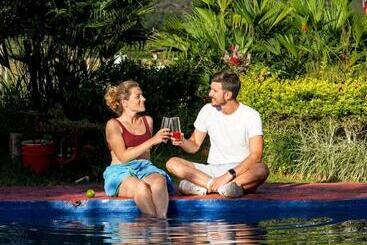 هتل Villa Sonia Eco Hostel