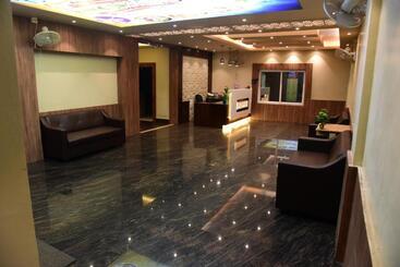 هتل Guru Estate