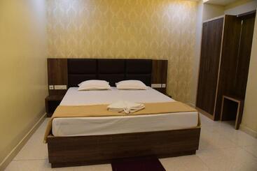 هتل Guru Estate