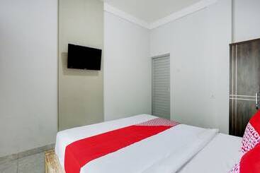 هتل Oyo 90756 Melasti Hills Room & Cafe