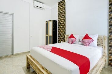 هتل Oyo 90756 Melasti Hills Room & Cafe