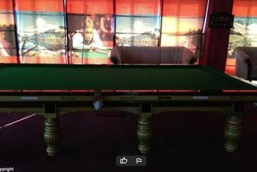 هتل Titanic Resort Faisalabad
