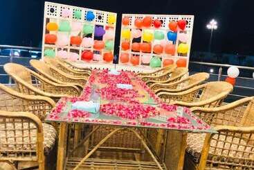 هتل Titanic Resort Faisalabad