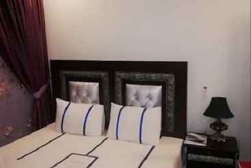 هتل Titanic Resort Faisalabad