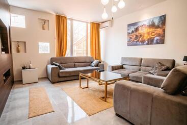 Magico Rooms & Apartments