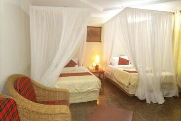هاستل Karibu Heritage House