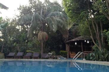 هاستل Karibu Heritage House