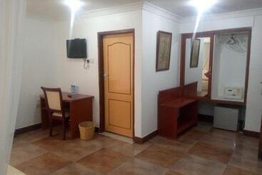 هاستل Karibu Heritage House