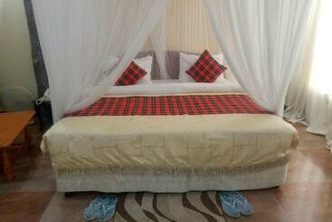 هاستل Karibu Heritage House