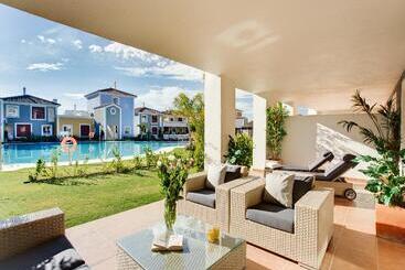 Cortijo Del Mar Resort