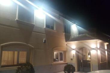 Hostal Restaurante Carolina