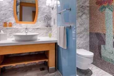Resorts World Sentosa   Hotel Michael
