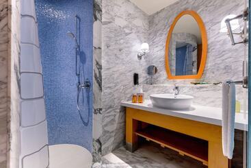 Resorts World Sentosa   Hotel Michael