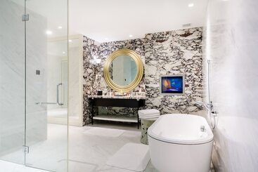 Resorts World Sentosa   Hotel Michael