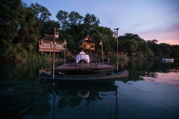 هتل Tongabezi Lodge