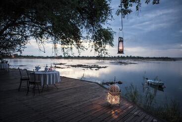 هتل Tongabezi Lodge