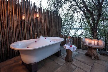 هتل Tongabezi Lodge