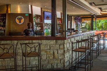 هتل The Victoria Falls Waterfront