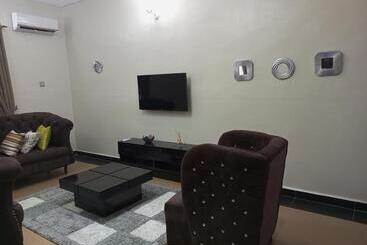 تختخواب و صبحانه E   Glisters Home