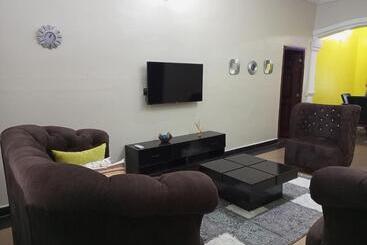 تختخواب و صبحانه E   Glisters Home