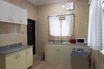تختخواب و صبحانه E   Glisters Home