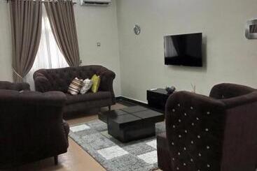 تختخواب و صبحانه E   Glisters Home