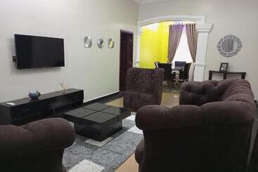 تختخواب و صبحانه E   Glisters Home