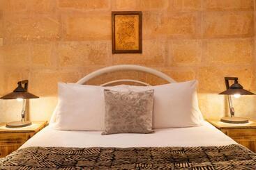 تختخواب و صبحانه Tatlı Kaya Otel