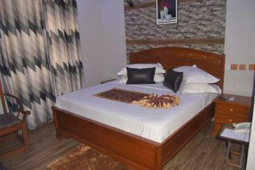 تختخواب و صبحانه Zimbo Golden Vip Lodge